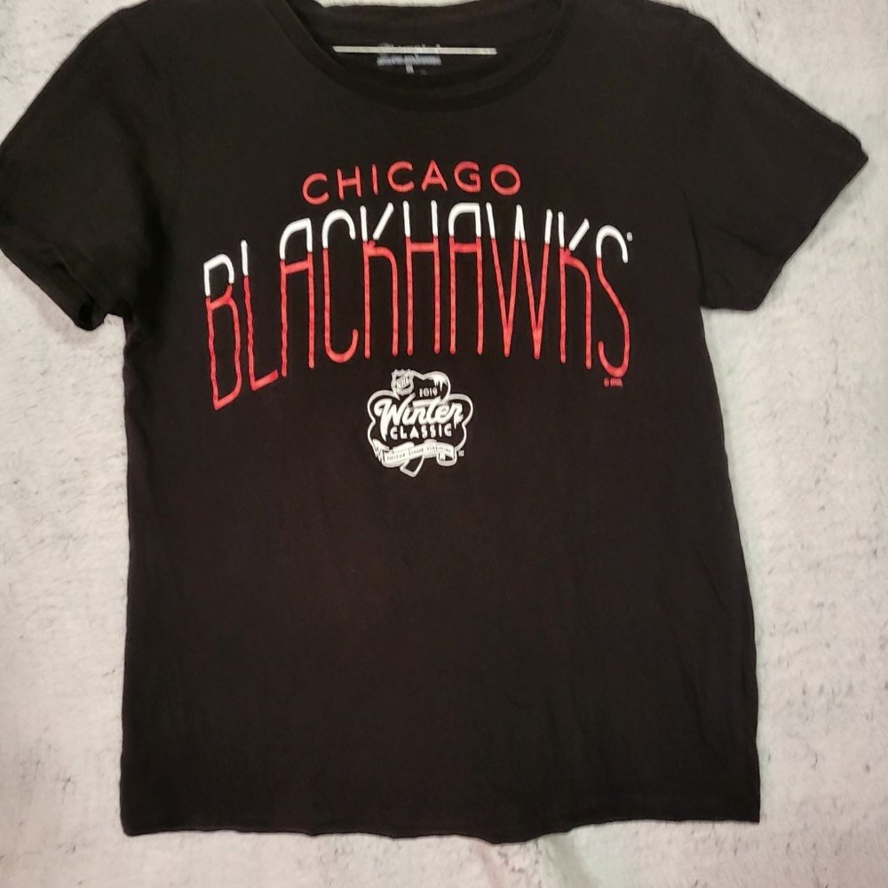 Chicago Blackhawks medium champion brand t shirt cotton